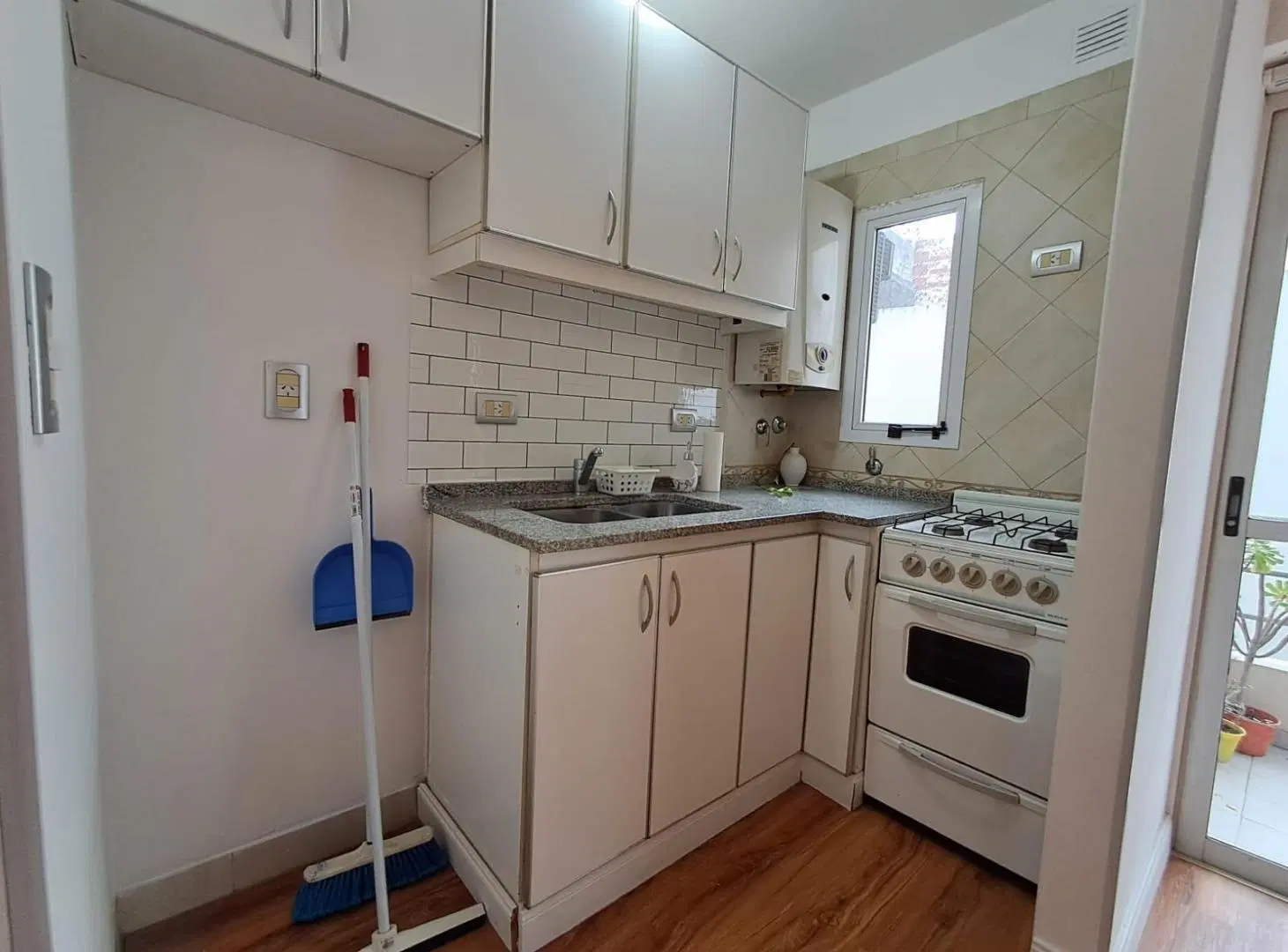 DEPARTAMENTO - ALQUILER - COLEGIALES - MONOAMBIENTE - BALCON 3