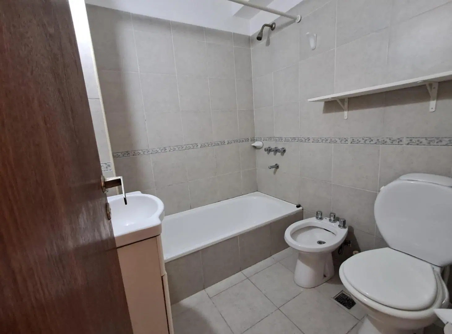 DEPARTAMENTO - ALQUILER - COLEGIALES - MONOAMBIENTE - BALCON 5