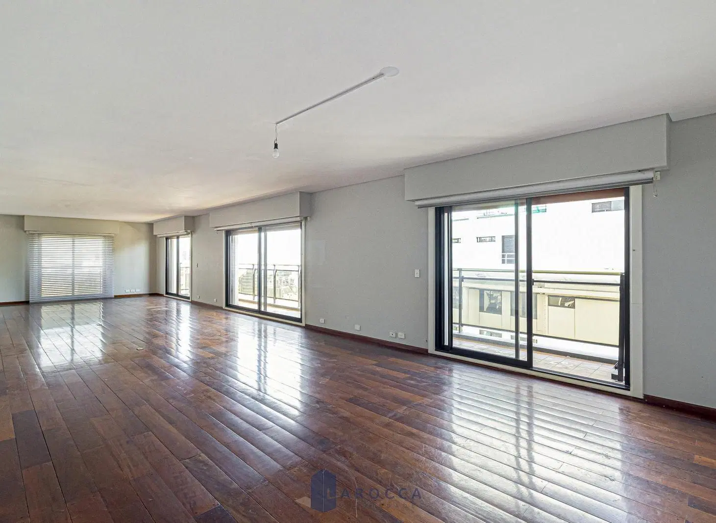 DEPARTAMENTO - VENTA - RETIRO - 4 SUITES - BALCÓN - COCHERA 4