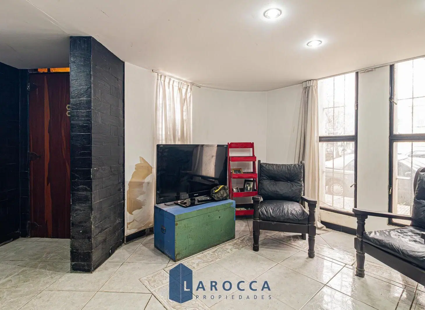 CASA - VENTA - COLEGIALES - 4 DORMITORIOS - TERRAZA - A REFACCIONAR 2