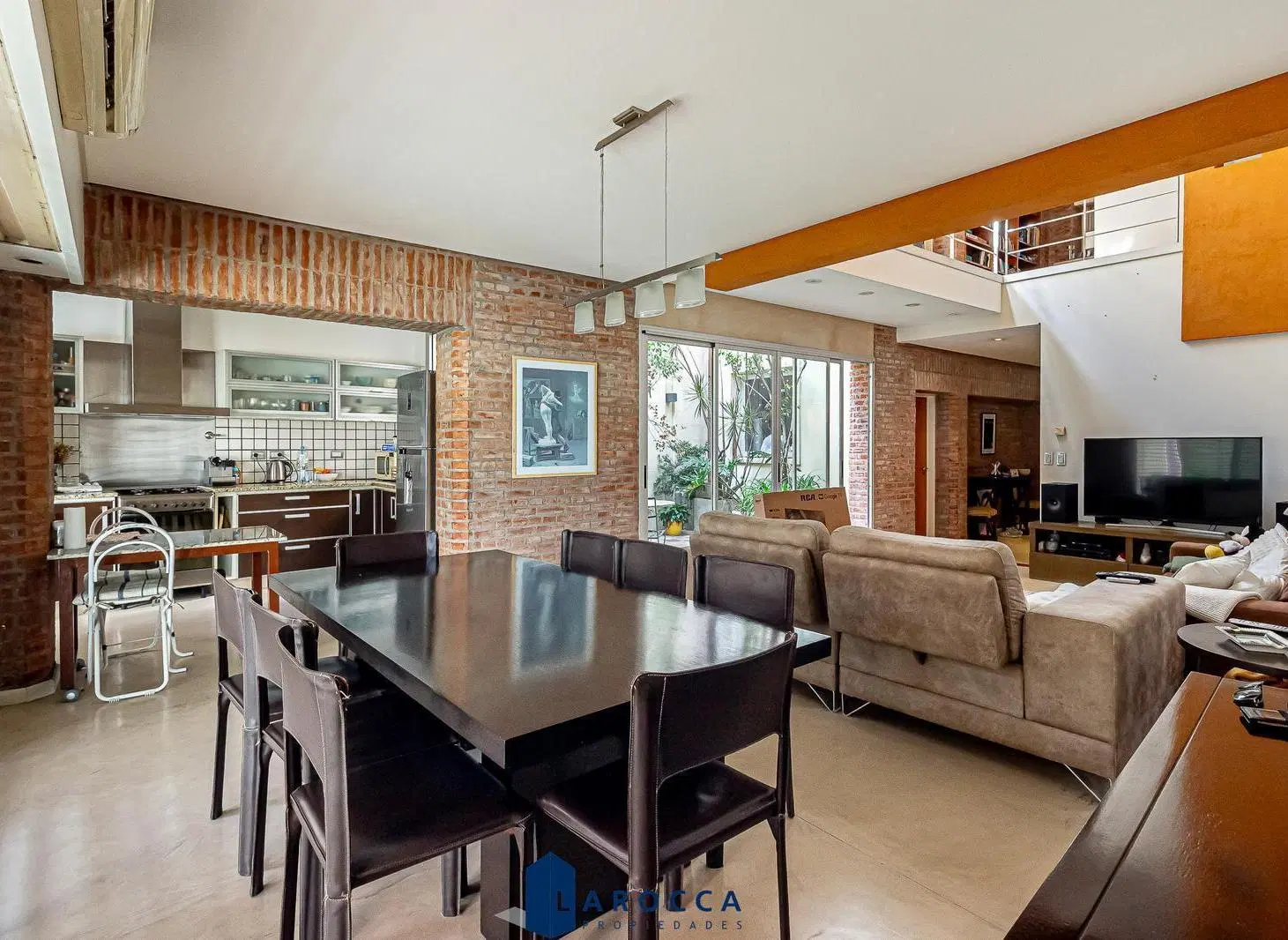CASA - VENTA - COLEGIALES - JARDIN CON PISCINA Y PARRILLA - GARAGE 4
