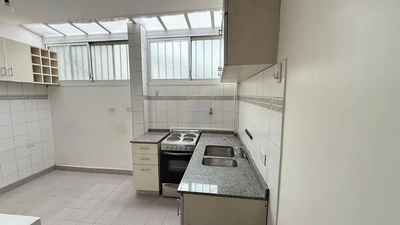DEPARTAMENTO - ALQUILER - COLEGIALES - 2 AMB - C/FRENTE - POR ESCALERA 4