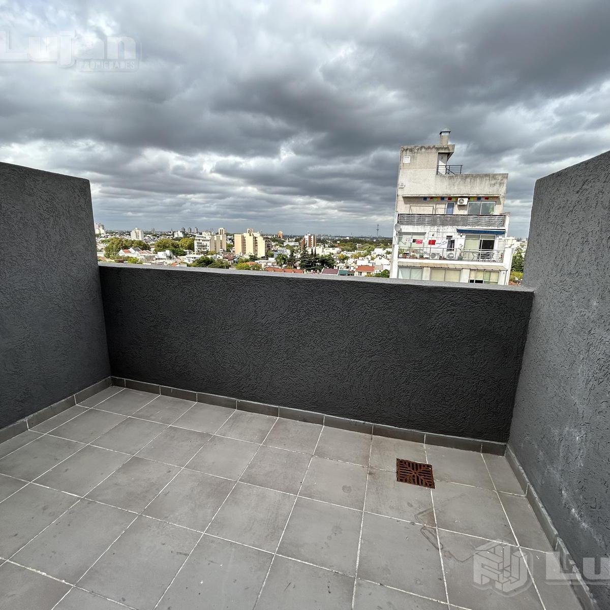 Venta Departamento en Flores 1 Amb Al Frente con Balcón y Sum 1