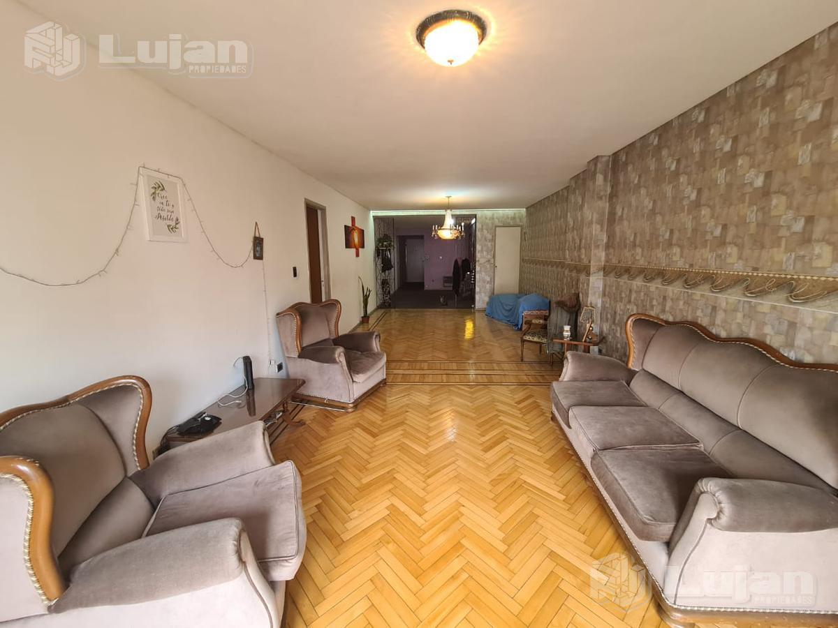 Fonrouge al 1300, 4 ambs, al frente con balcón zona comercial