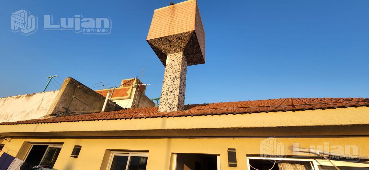 Caaguazu 7300 Excelente Casa - LINIERS, CON PARQUE Y 2 COCHERAS