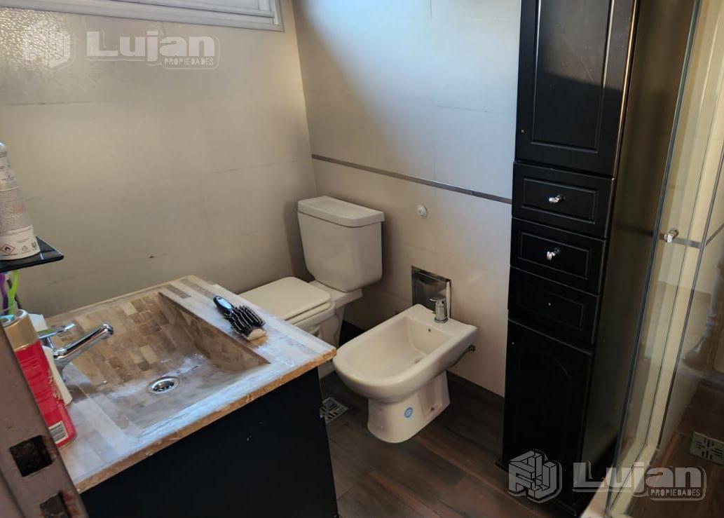 Foto de Caaguazu 7300 Excelente Casa - LINIERS, CON PARQUE Y 2 COCHERAS, imagen 3