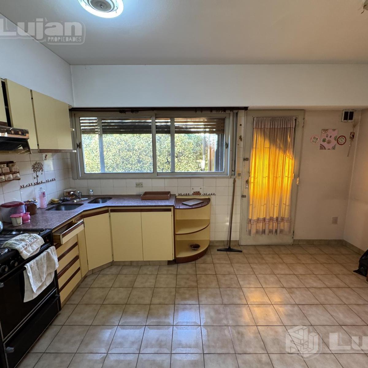 Liniers Venta PH 3 Ambientes con Terraza Al Frente y Garaje 4