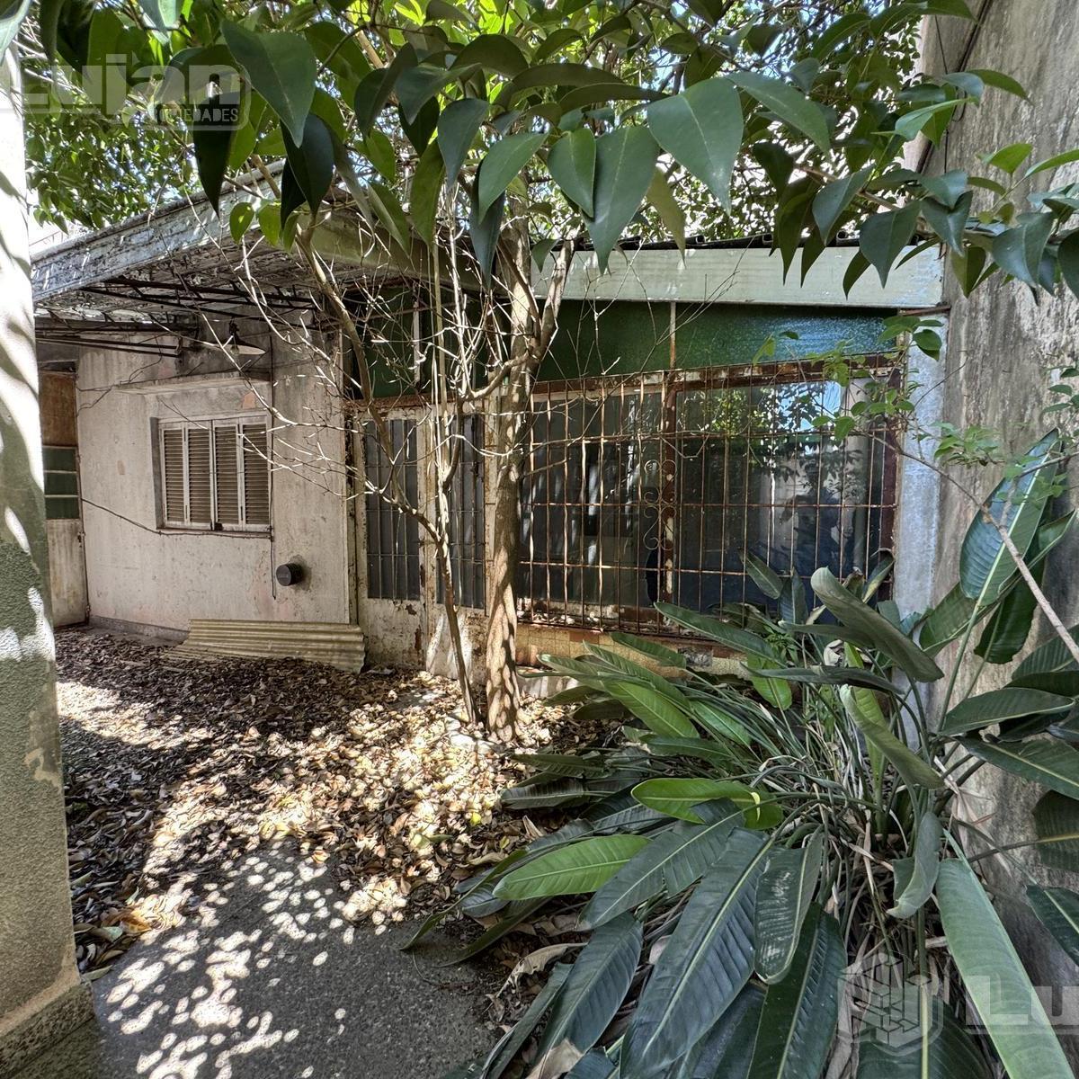 Venta Casa Lote Propio en Parque Avellaneda a Refaccionar 1