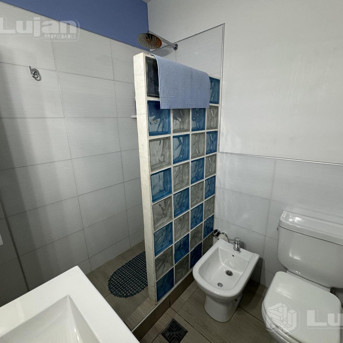 Venta Casa Mataderos 4 Ambientes Terraza y Gran Quincho 3