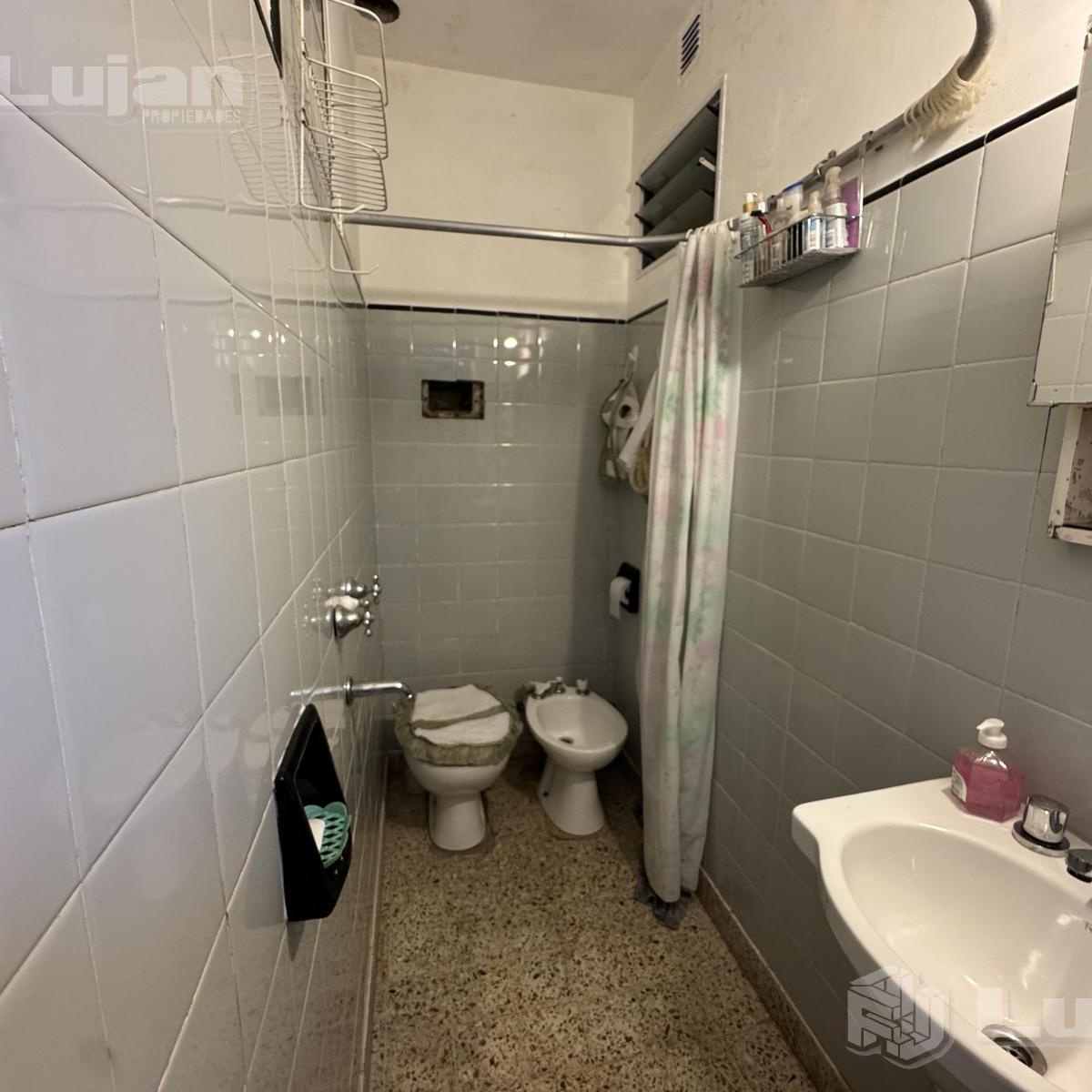 Venta Casa en Mataderos 3 Viviendas Lote de 9,94 X 43 4