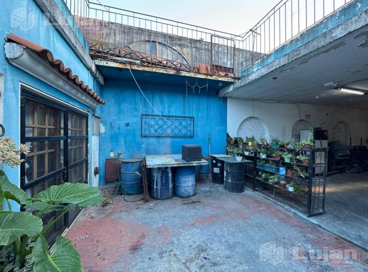 Casa 4 amb en Mataderos con cochera, pisina y parque 8,66x43 5