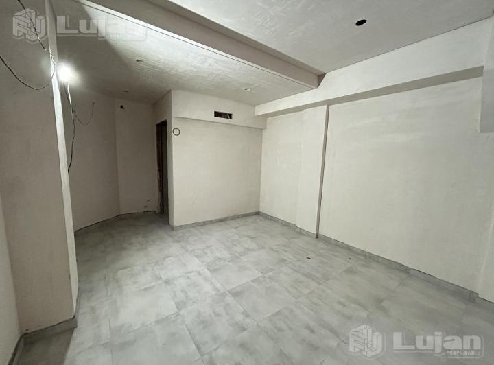 Venta Local en Mataderos estrenar 3