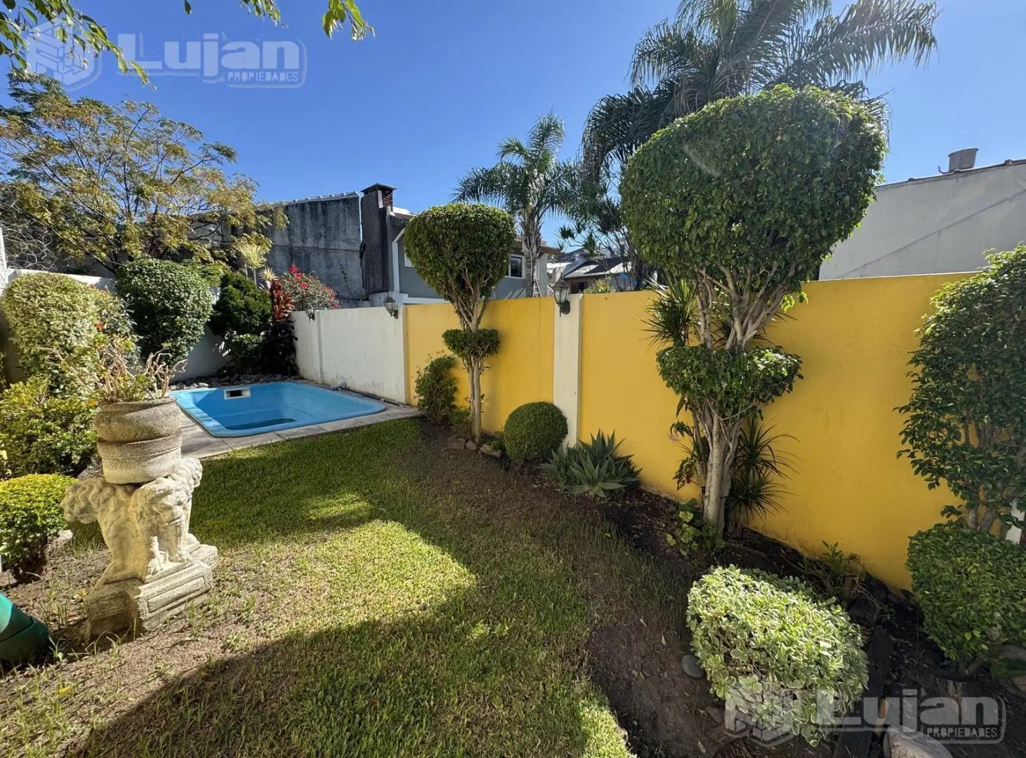 Venta Triplex de lujo Parque Avellaneda 4 ambs, gje, quincho, jardin y pileta ! 3