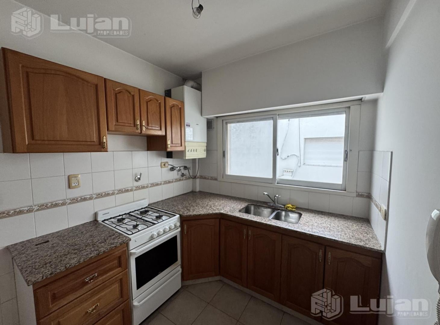 Foto de Alquiler Departamento en Liniers muy amplio Acassuso esquina Larrazabal., imagen 4
