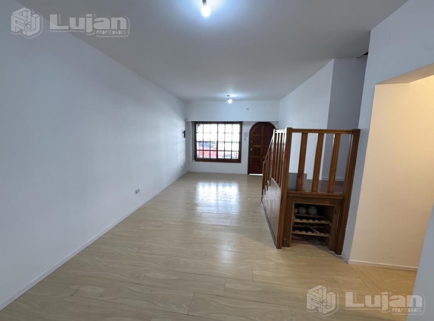 Foto de Venta Casa en Liniers 5 ambs garaje, patio, parrilla suite !, imagen 5
