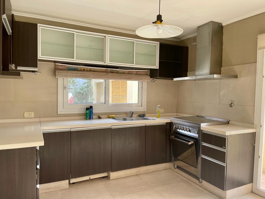 Casa en Venta con Renta en Ayres Chico Zona Buenavista 1