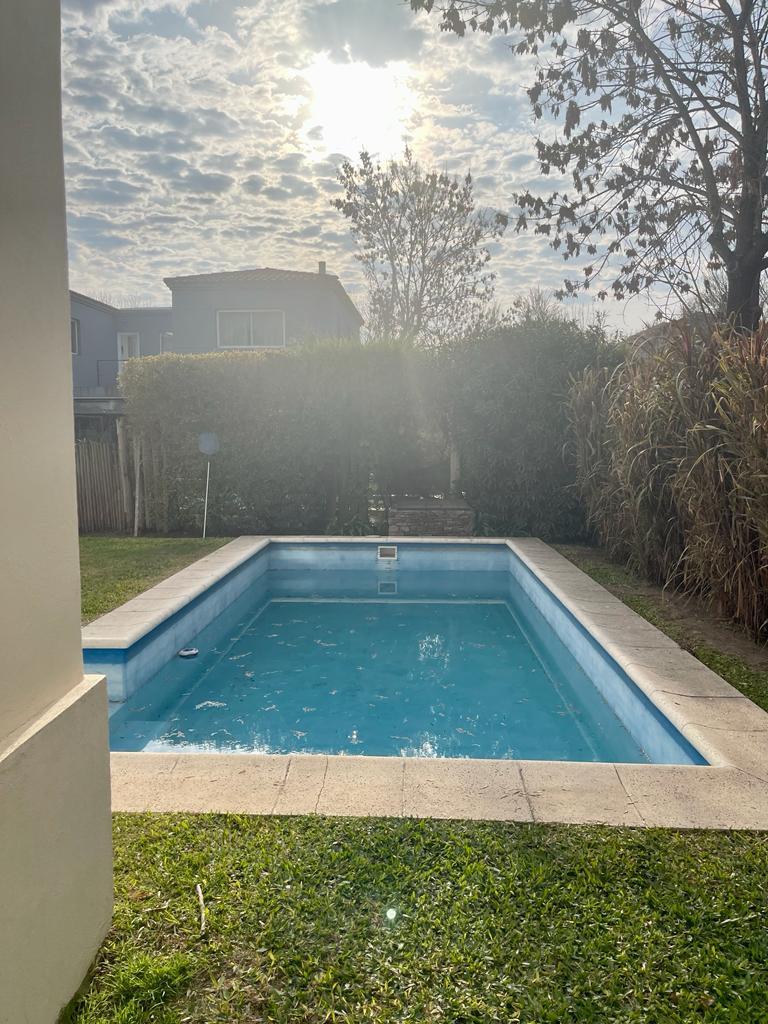 Casa en Venta con Renta en Ayres Chico Zona Buenavista 5