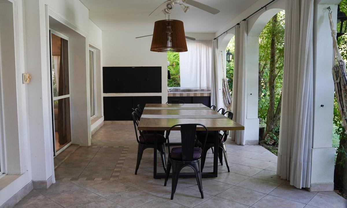 Hermosa Casa Al Bosque en Castores a La Venta 5