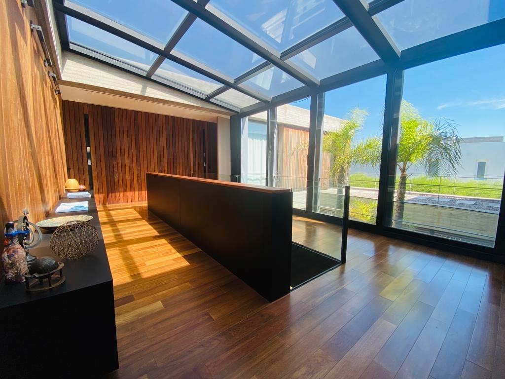 Espectacular Casa Moderna Al Lago Central con 4 Dorm. 5