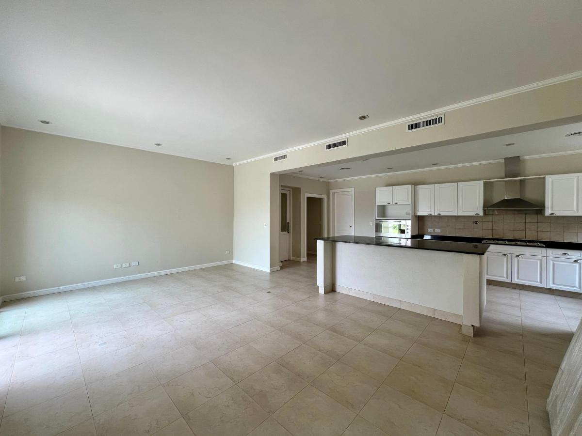 Foto de VENTA con RENTA - Lindísima Casa con 5 Dormitorios en La Isla, imagen 4