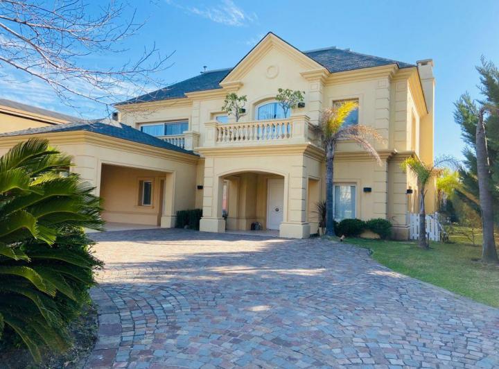 HERMOSA CASA  EN LA ISLA, NORDELTA 1