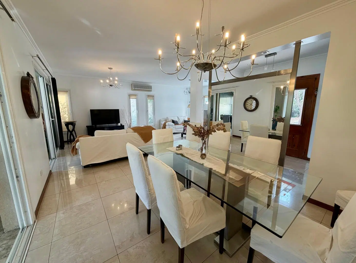 Casa en VENTA en AYRES CHICO, BUENAVISTA. 4 Dormitorios!! 5