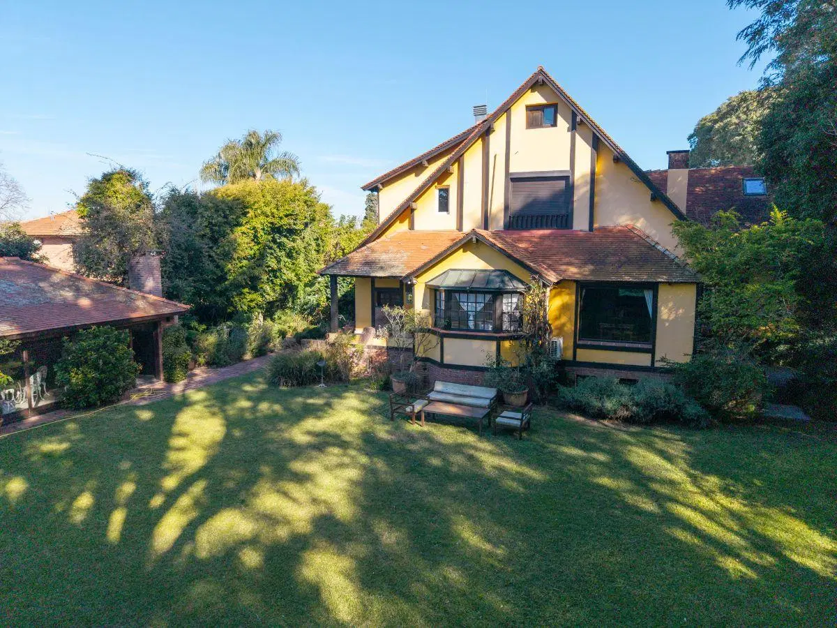 OPORTUNIDAD - Espectacular CASA EN VENTA en Punta Chica. 3