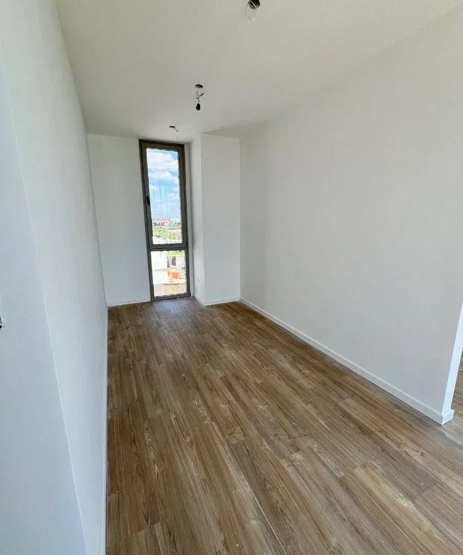 LINDISIMA CASA con 3 DORMITORIOS a la LAGUNA con orientación NorOeste en LAGUNA GRANDE 8