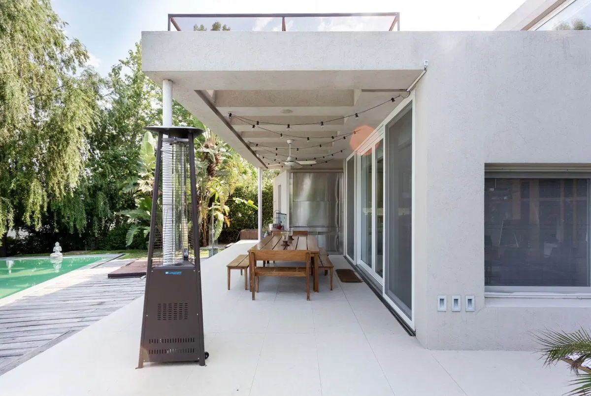 Espectacular Casa con Vista Abierta Al Lago Central en La Isla 4