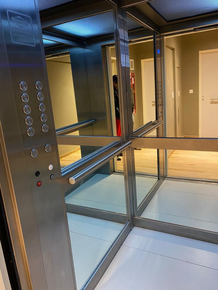 1° Piso - 141 m² Totales - 4 Ambientes 1