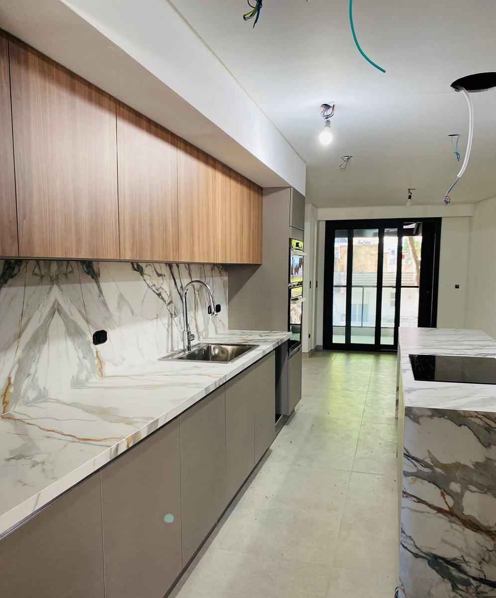Piso 10° - 265 m² Totales - Excelente 5 Ambiente C / Dependencia. 3