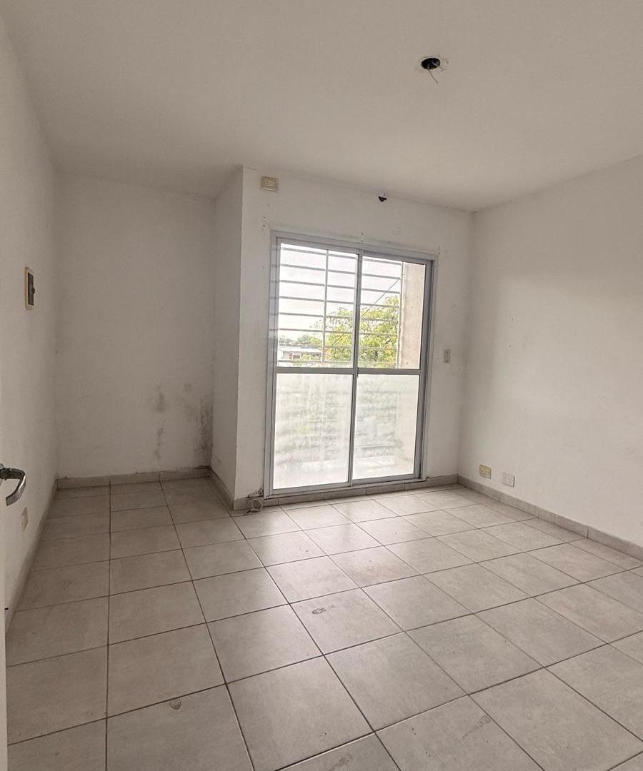 Departamento 2 AMB 2 PISO X ESCALERA COCHERA