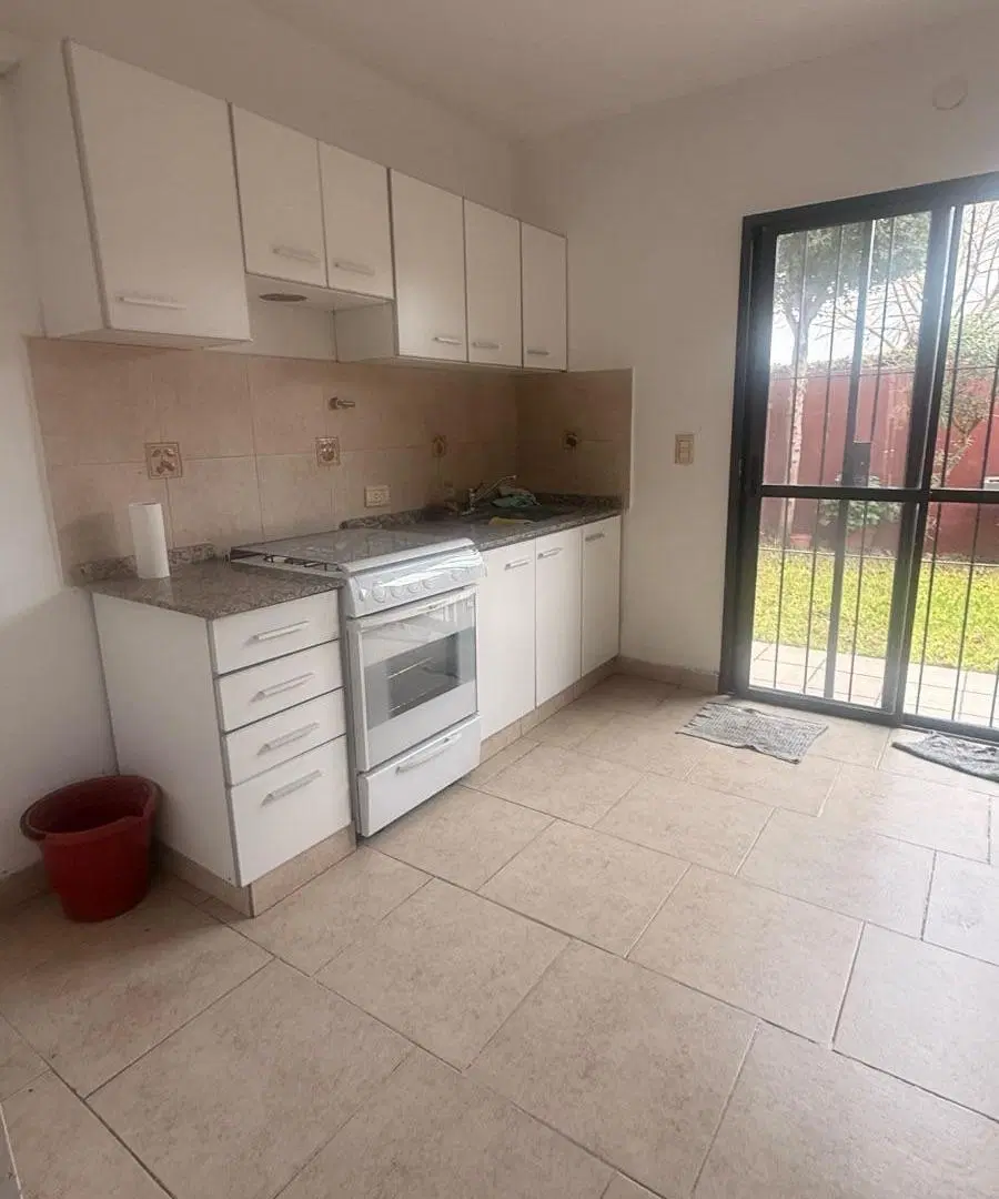 duplex con jardin, parrilla y cochera 4