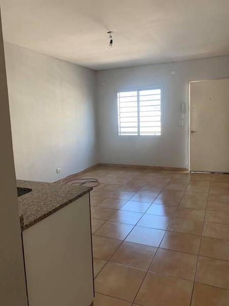 Foto de departamento 2 ambientes de 40 m2, con balcon, cochera descubierta, imagen 1