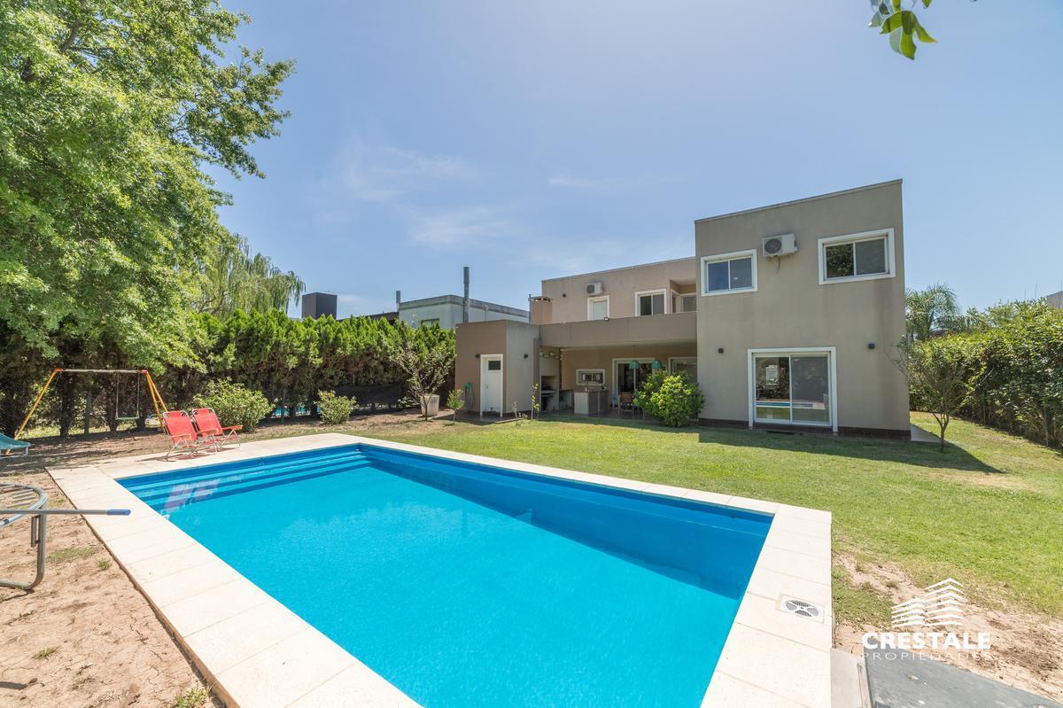 Casa 3 Dorm. en Venta - Cadaques Funes Hills 2