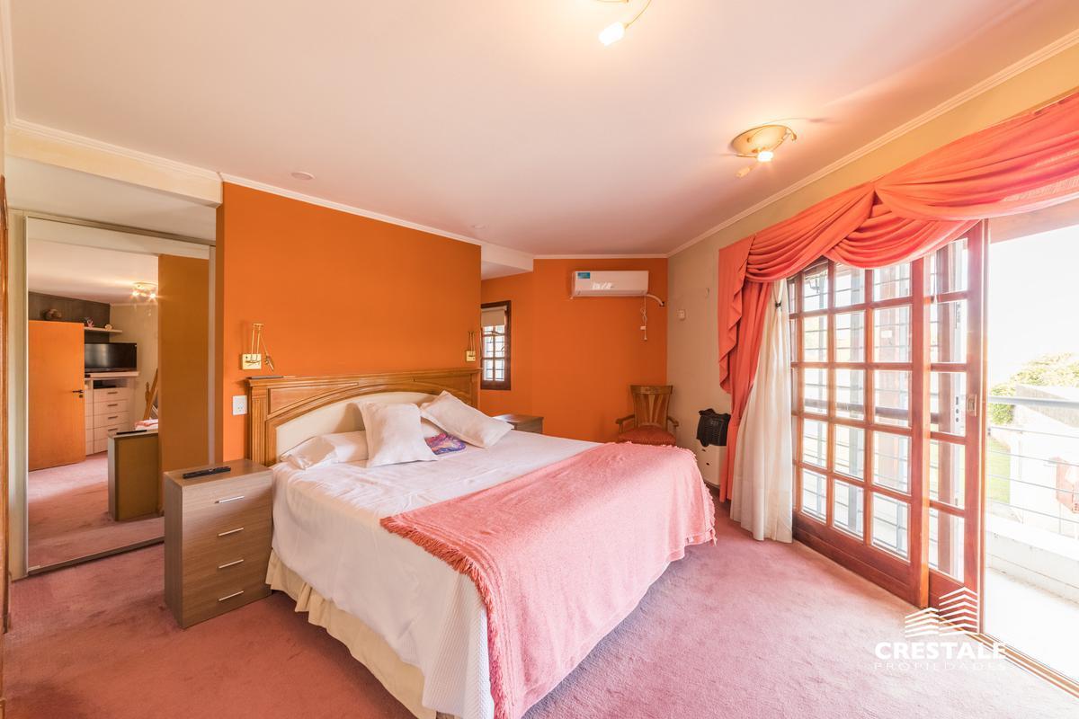 Casa 3 Dorm. en Venta. Patio con Parrillero - Fisherton 2