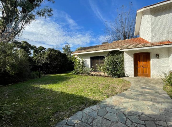 Venta casa 4 dormitorios Fisherton 3
