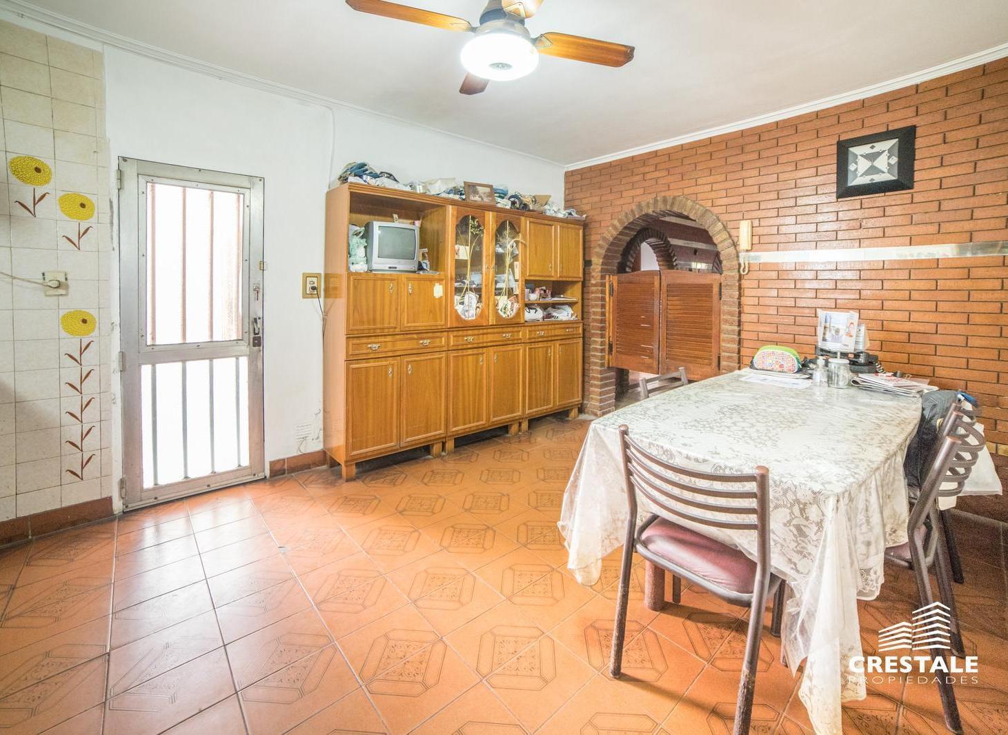Venta / permuta - Casa 2 Dormitorios - Cinco Esquinas - Rosario