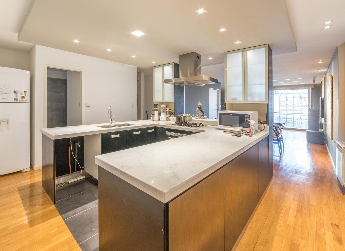 Venta / permuta | Departamento 2 dormitorios amoblado con cochera | Zona río