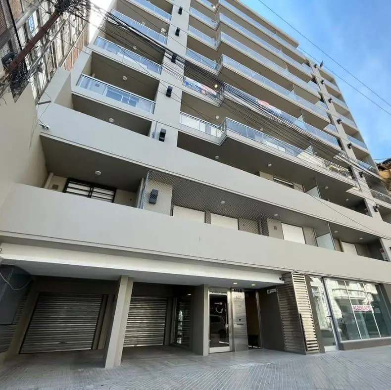 Venta / permuta | Departamento 2 dormitorios con balcón frente y amenites | Rosario centro 3