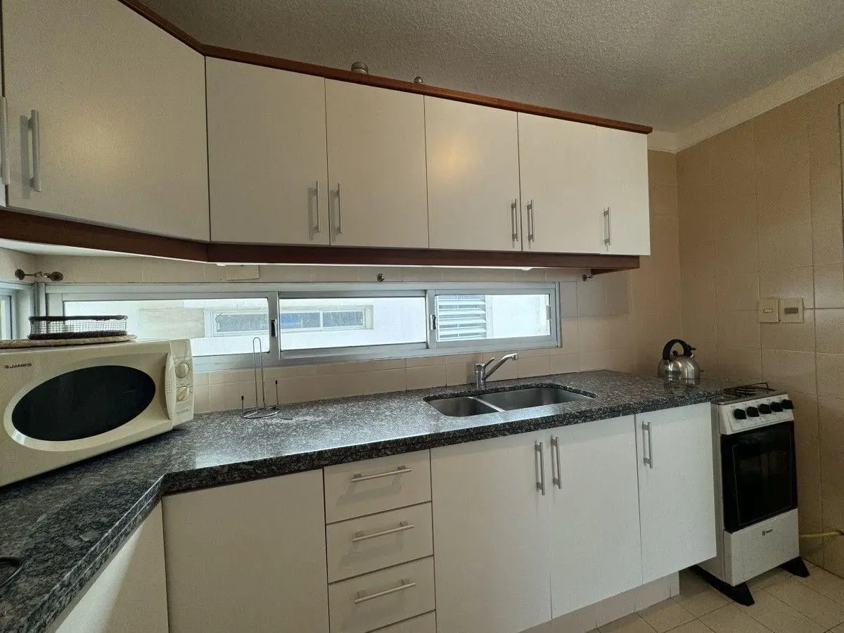 Venta - Departamento 2 dormitorios con balcón - Playa Brava, Punta del Este. 1