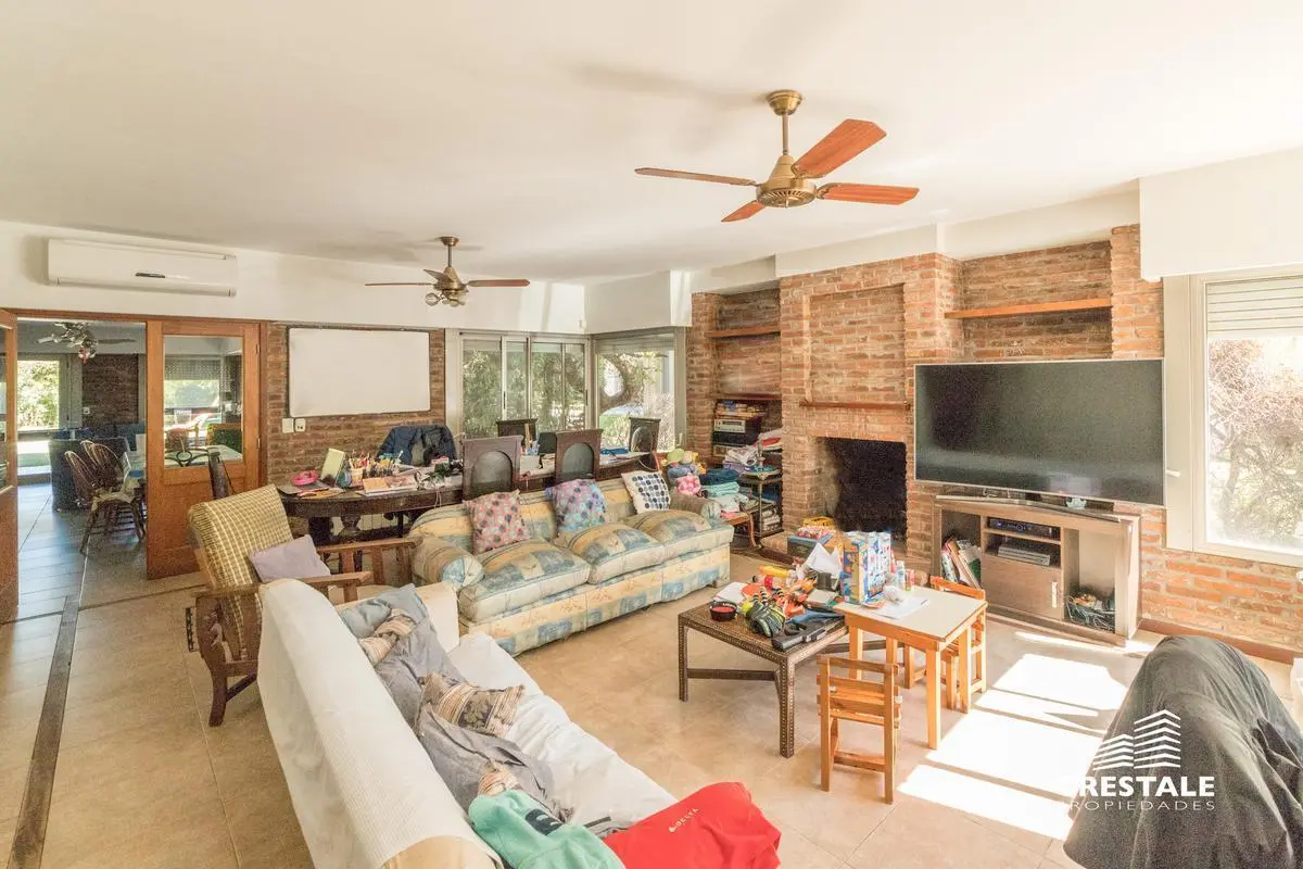 Venta / Permuta - Casa 4 dormitorios - Carlos Pellegrini, barrio privado - Fisherton, Rosario 8