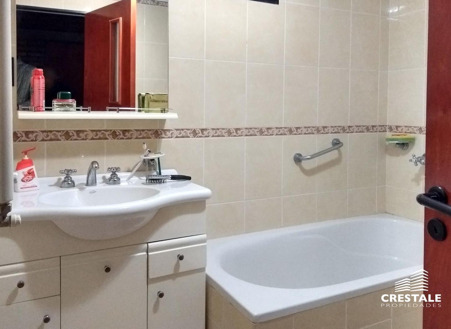 Foto de Venta / permuta | Casa 6 dormitorios en Los Raigales, barrio cerrado |, imagen 2