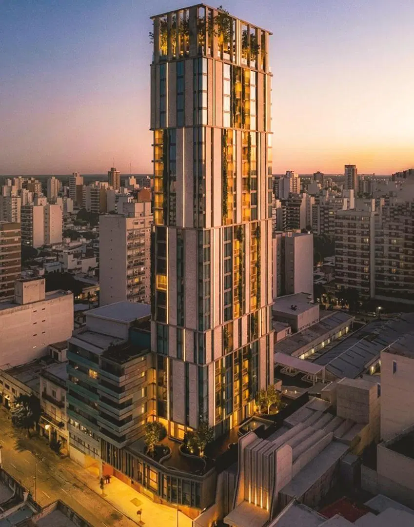 Venta / permuta - Departamento 2 dormitorios con balcón en Torre Moreno - Rosario centro. 1