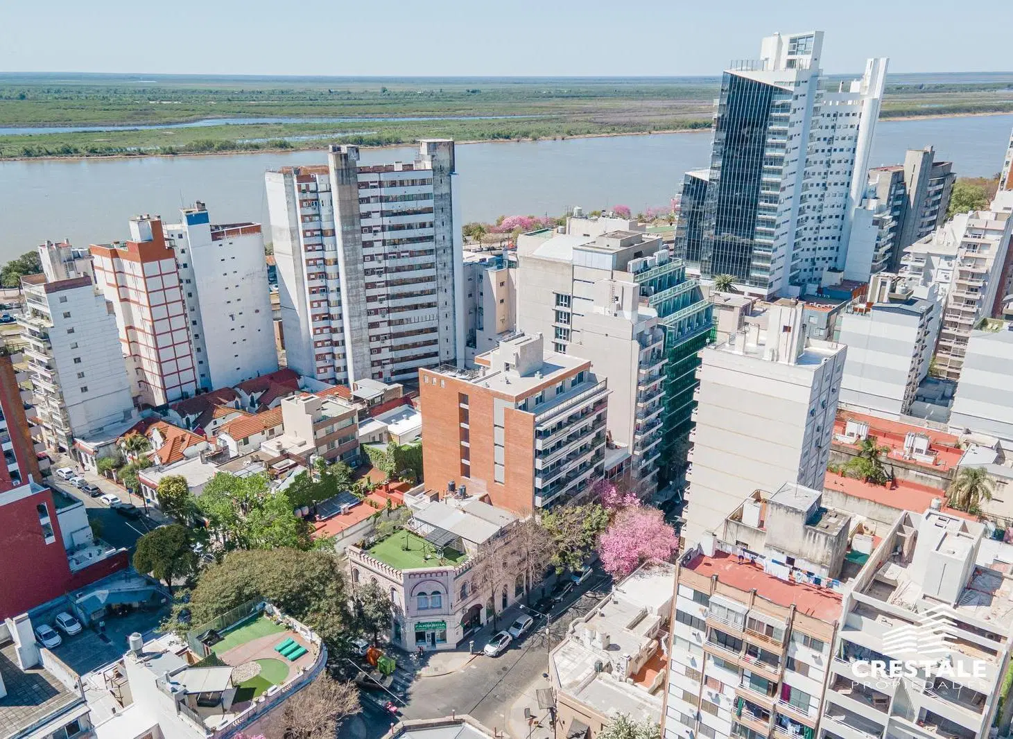 Venta / permuta - Departamento 2 dormitorios - Balcón al frente - Parque España, Rosario centro. 2