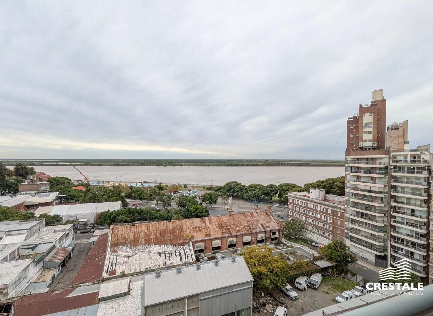 Venta / Permuta - Departamento 3 dormitorios con vista franca al rio - Centro, Rosario. 5