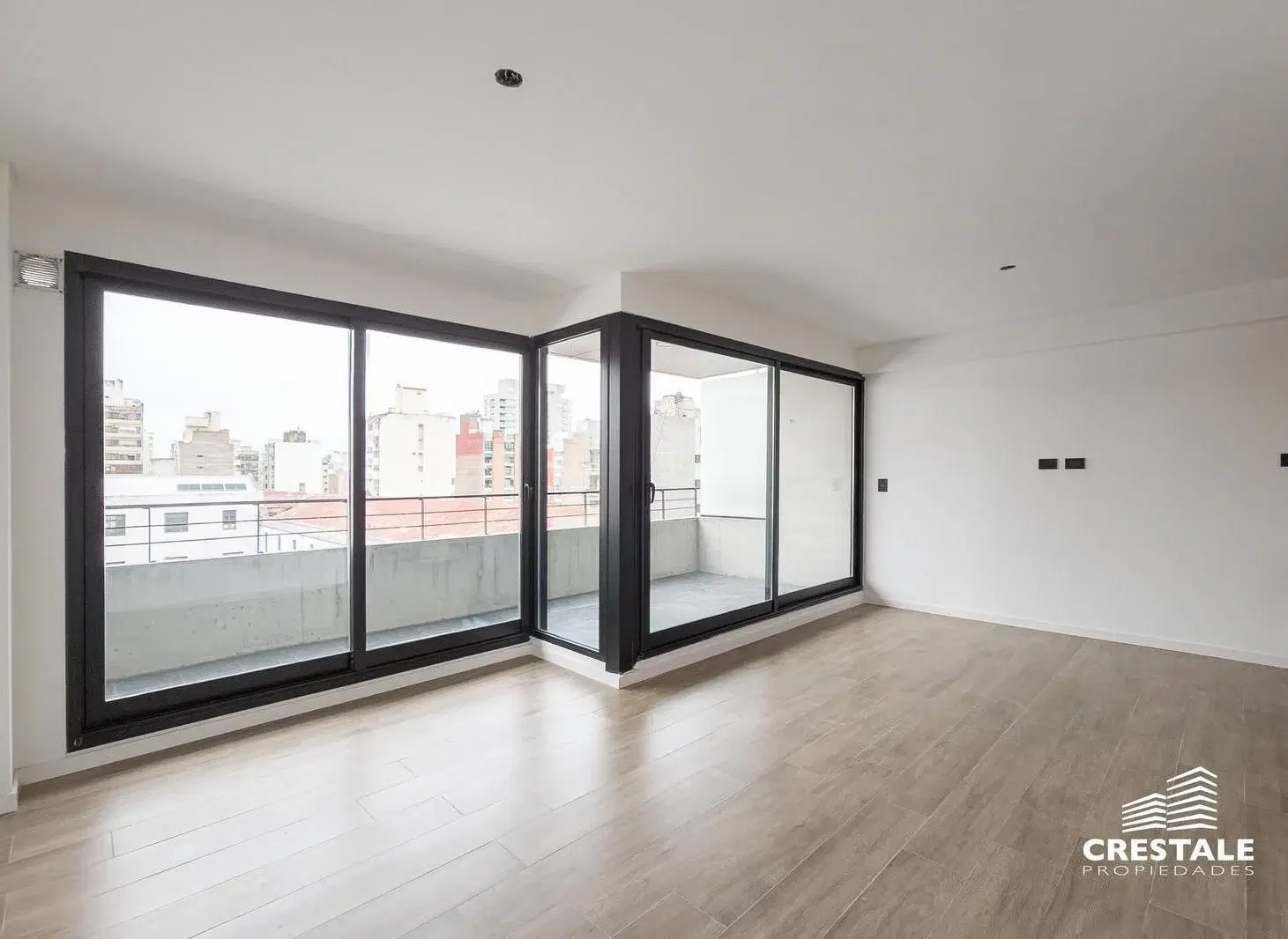 Venta - Departamento piso exclusivo con balcón corrido - Zona Parque España, Rosario centro. 3
