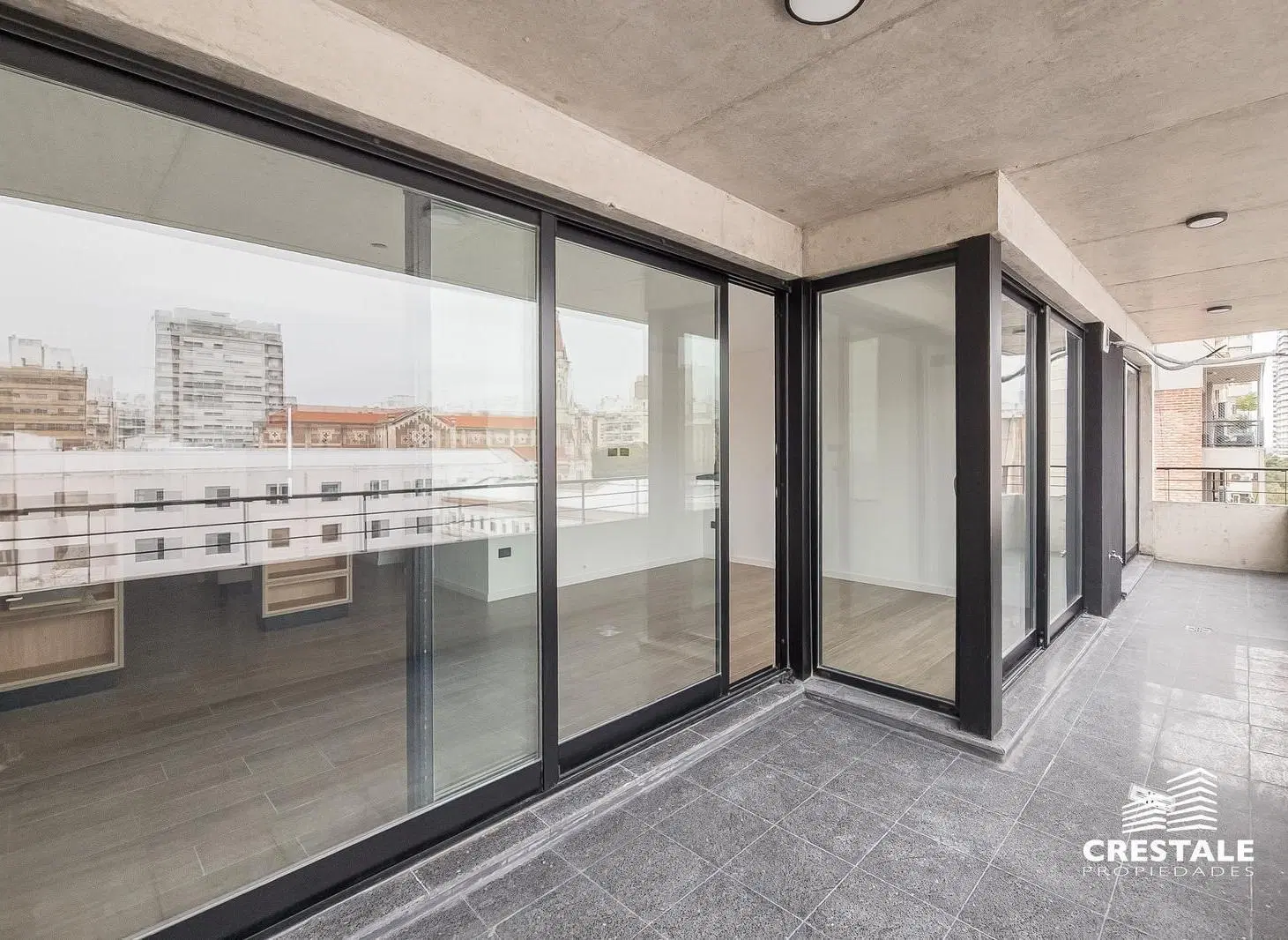 Venta - Departamento piso exclusivo con balcón corrido - Zona Parque España, Rosario centro. 5