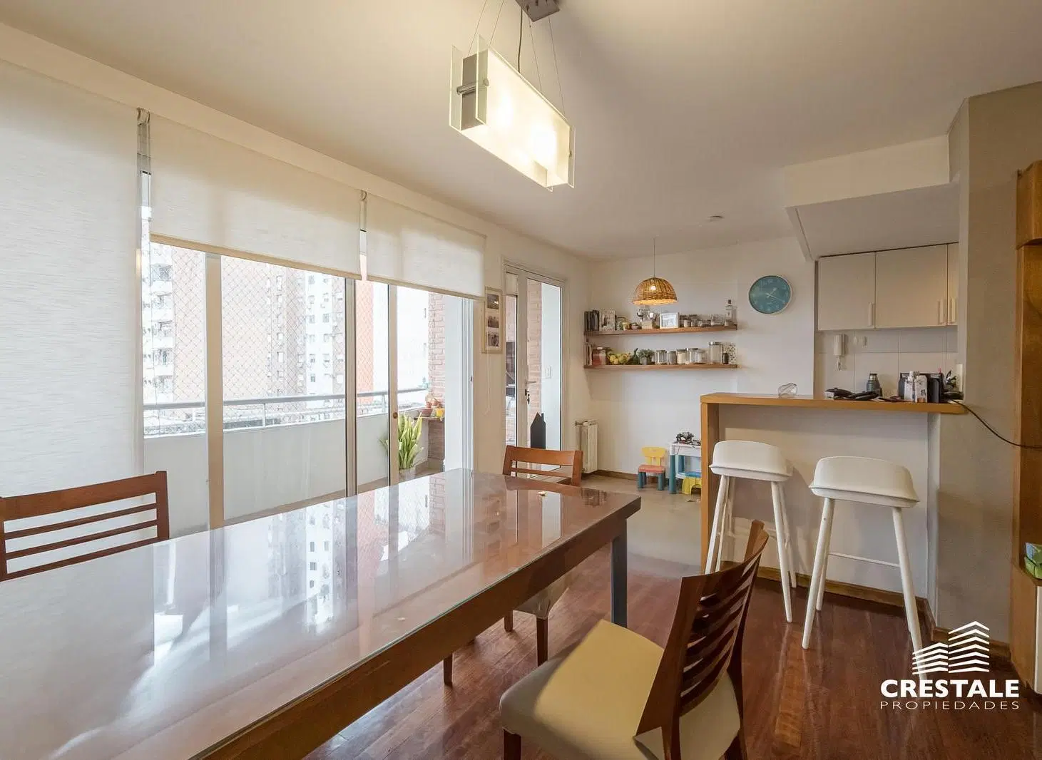 Venta / Permuta - Departamento 2 dormitorios con cochera y parrillero - Centro, Rosario. 3