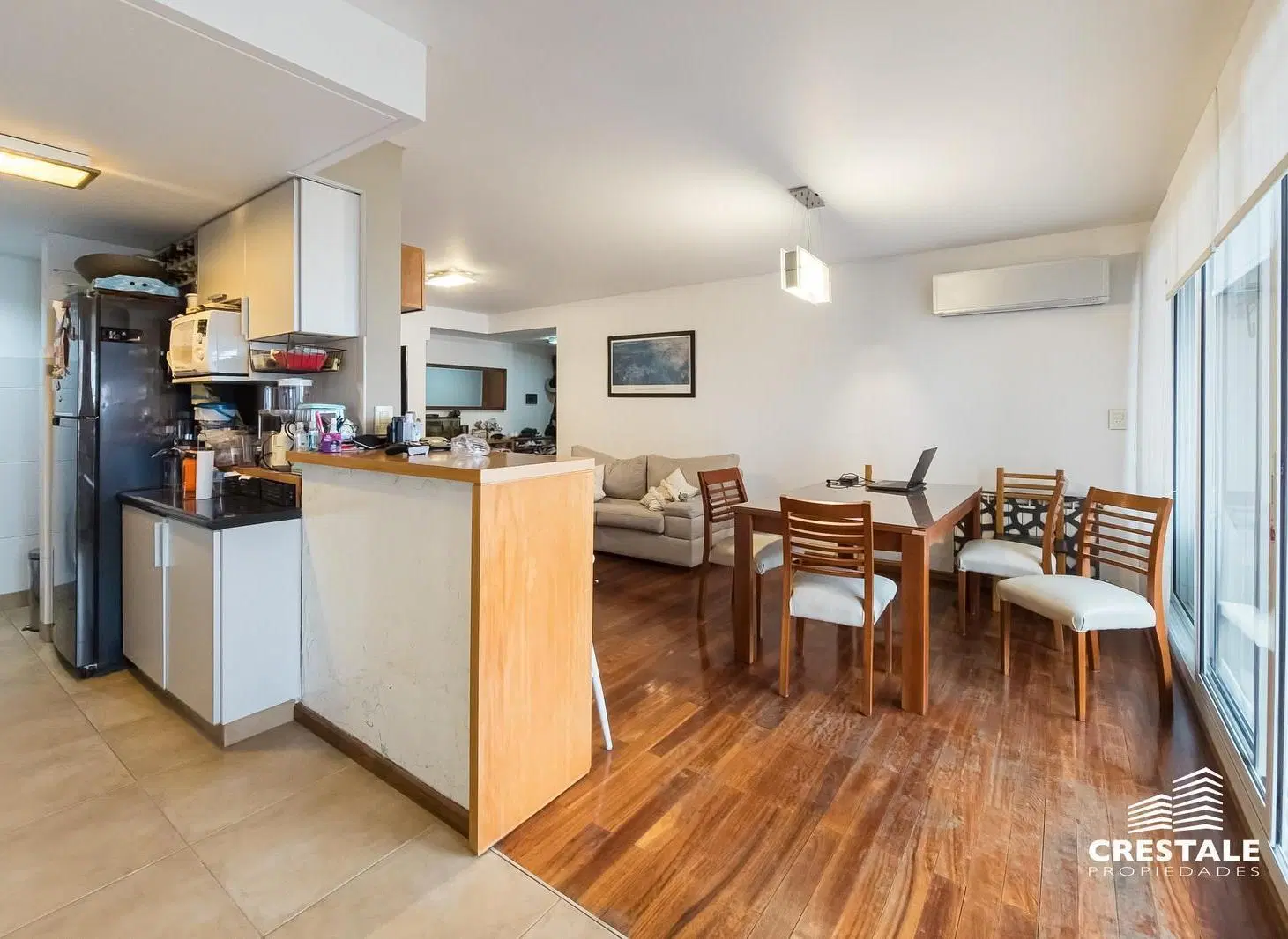 Venta / Permuta - Departamento 2 dormitorios con cochera y parrillero - Centro, Rosario. 4